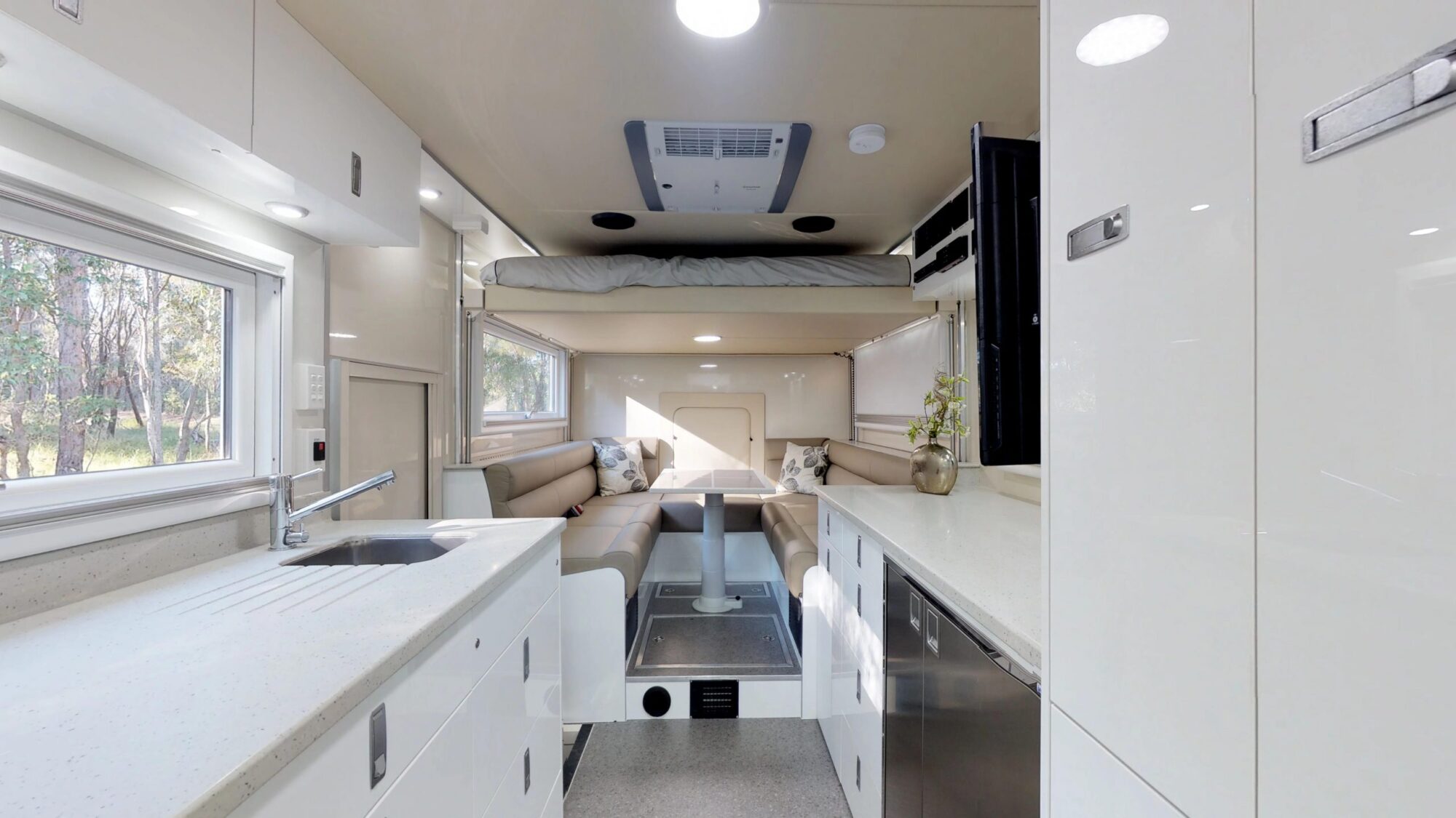SLRV Commander Floorplan B (2)